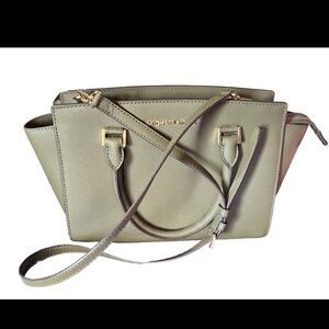 Michael Kors handbag 👜 removable strap
